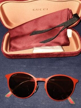 Gucci Round Frame (Oval) Sunglasses